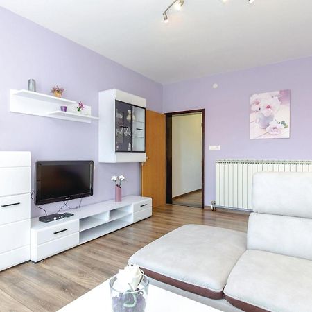 Gorgeous Apartment In Crikvenica With Kitchen Zewnętrze zdjęcie