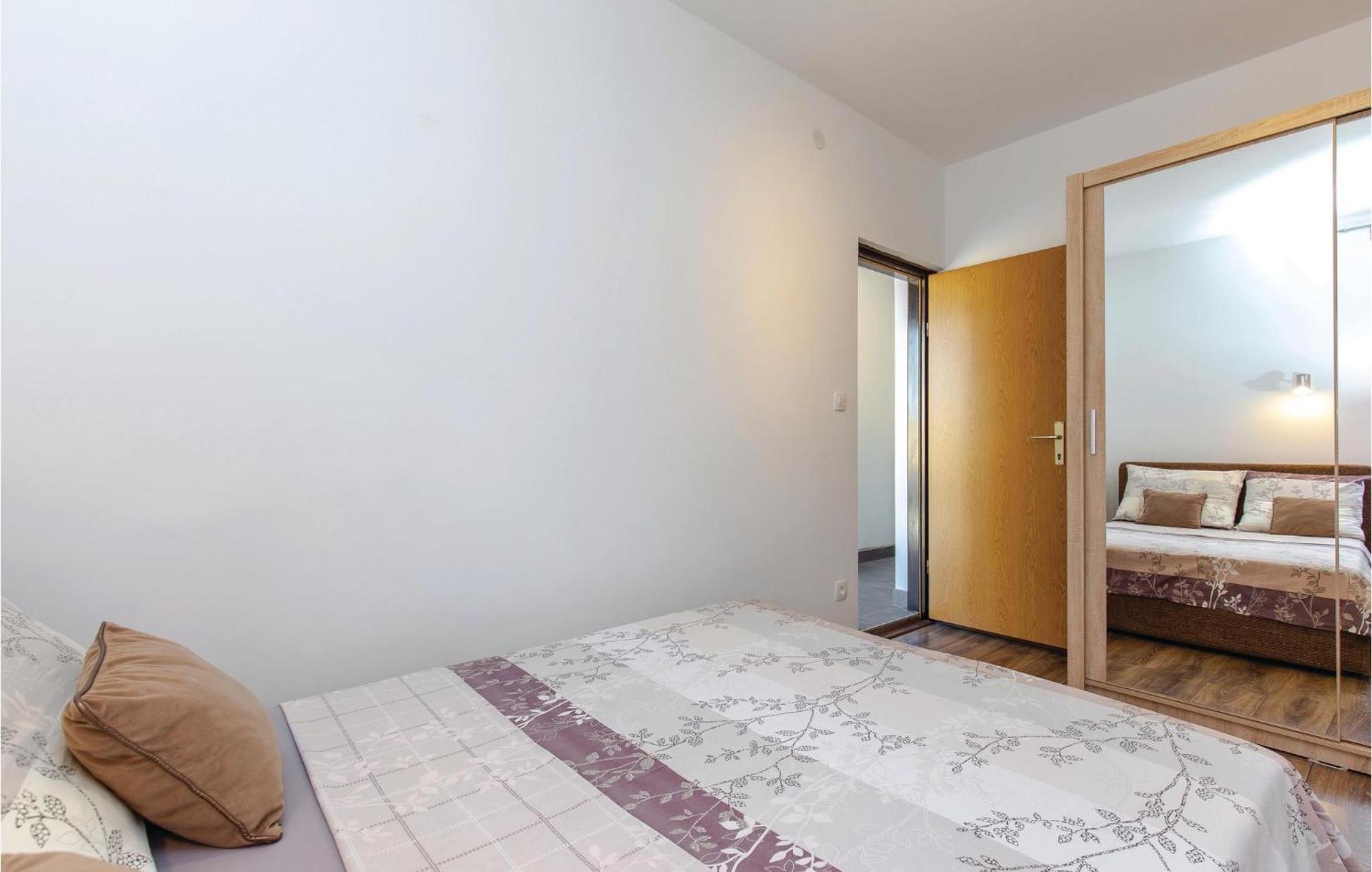 Gorgeous Apartment In Crikvenica With Kitchen Zewnętrze zdjęcie