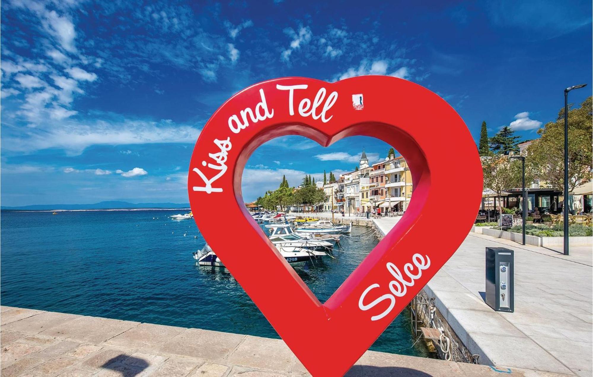 Gorgeous Apartment In Crikvenica With Kitchen Zewnętrze zdjęcie