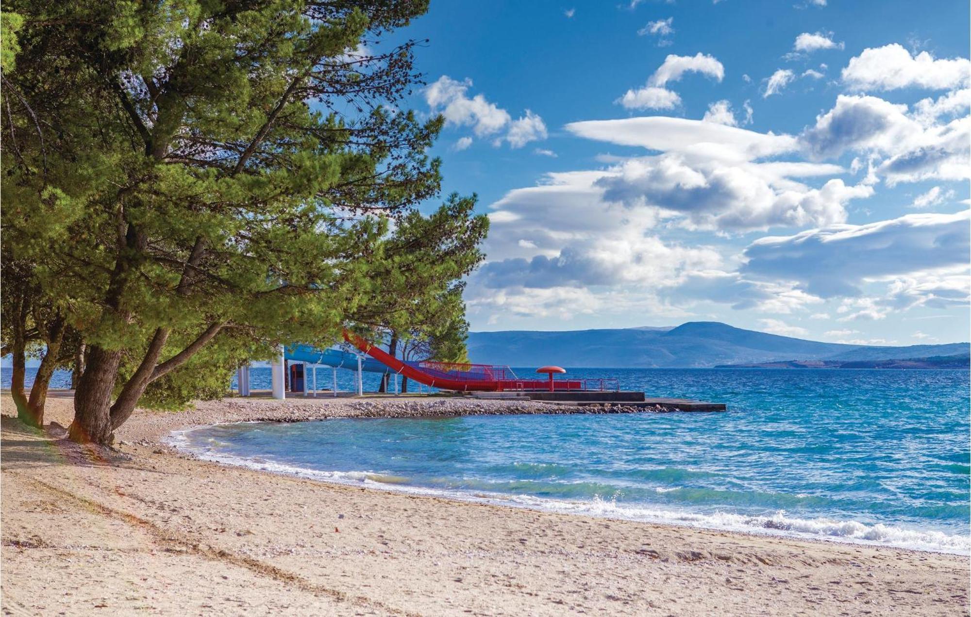 Gorgeous Apartment In Crikvenica With Kitchen Zewnętrze zdjęcie